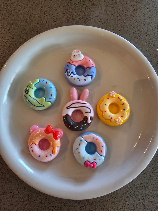 Figuritas variadas cute donas decoden resina
